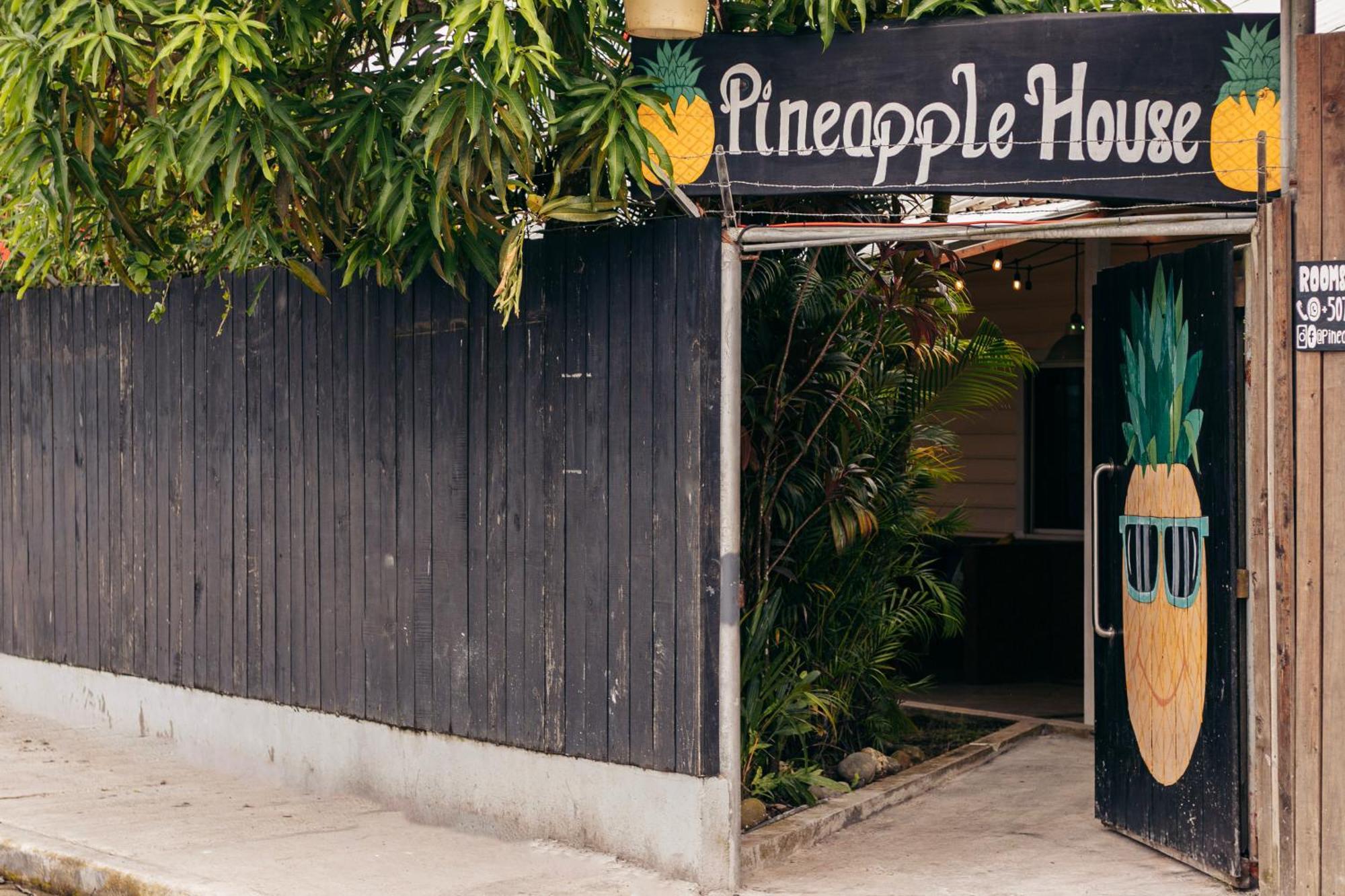 Pineapple House Hotel Bocas Town Exterior foto